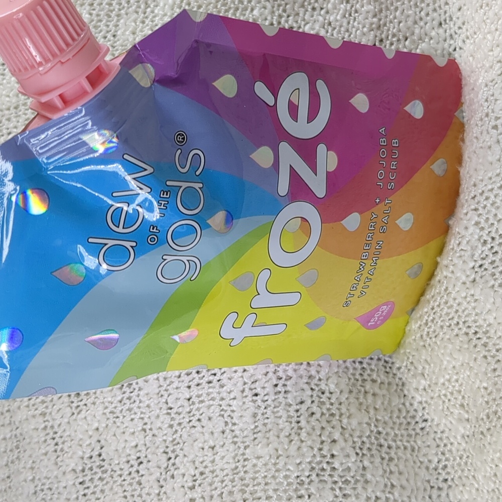 dew of the gods Frozé Vitamin BodyScrub, 150ml/5.29fl oz - Picture 12 of 13